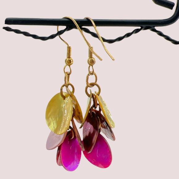Gold Pink Ombré Seashell Dangle Earrings on Gold Tone Wires - Picture 2 of 4